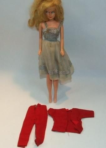 Vintage 1963 American Doll & Toy Corp TRESSY Doll With Growing Hair 2 