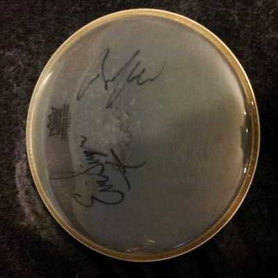 Kiss concert used Eric Singer autographed drum head HOTT