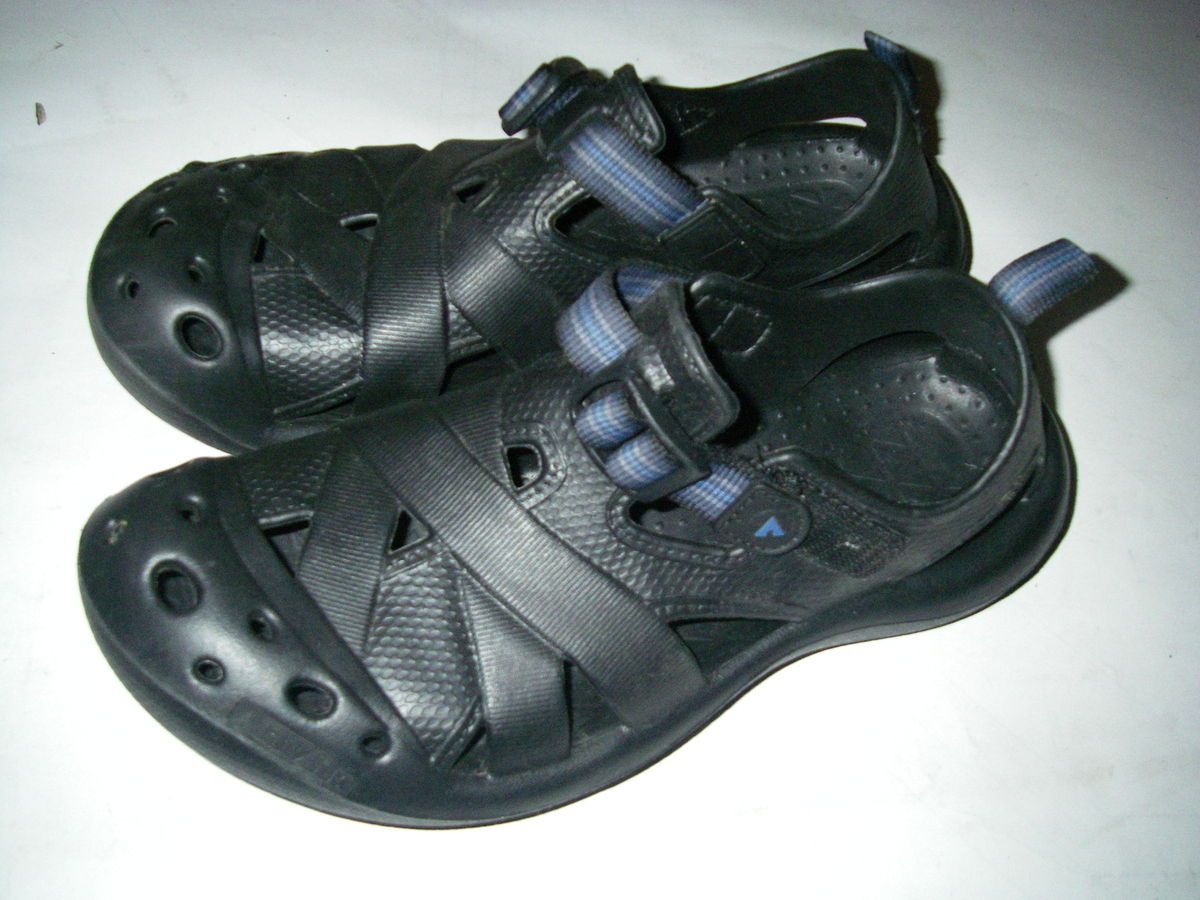 airwalk rubber shoes