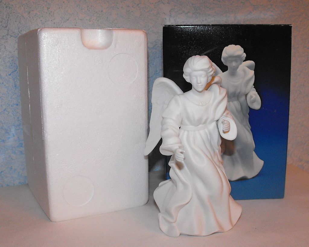Avon Nativity Collectibles Porcelain Figurine The Standing Angel 1987 