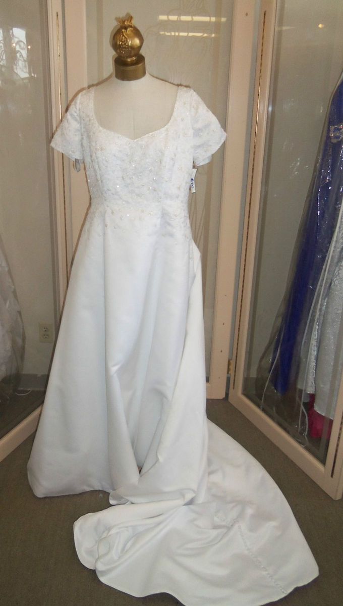   Size 16 white summer wedding bridal gown clearance sale, Alfred Angelo