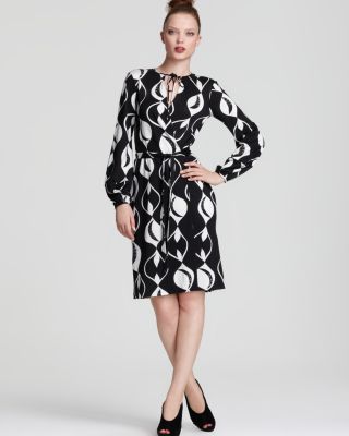 Diane von Furstenberg NEW Nove Black White Printed Wrap Wear to Work