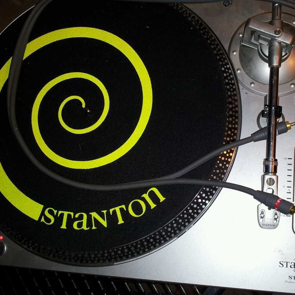 Stanton Str8 20 Professional Turntable DJ Equipment