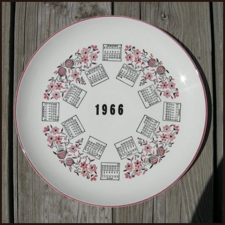 Vintage 1966 Year Month Calendar Collectors 10 Display Plate, Great