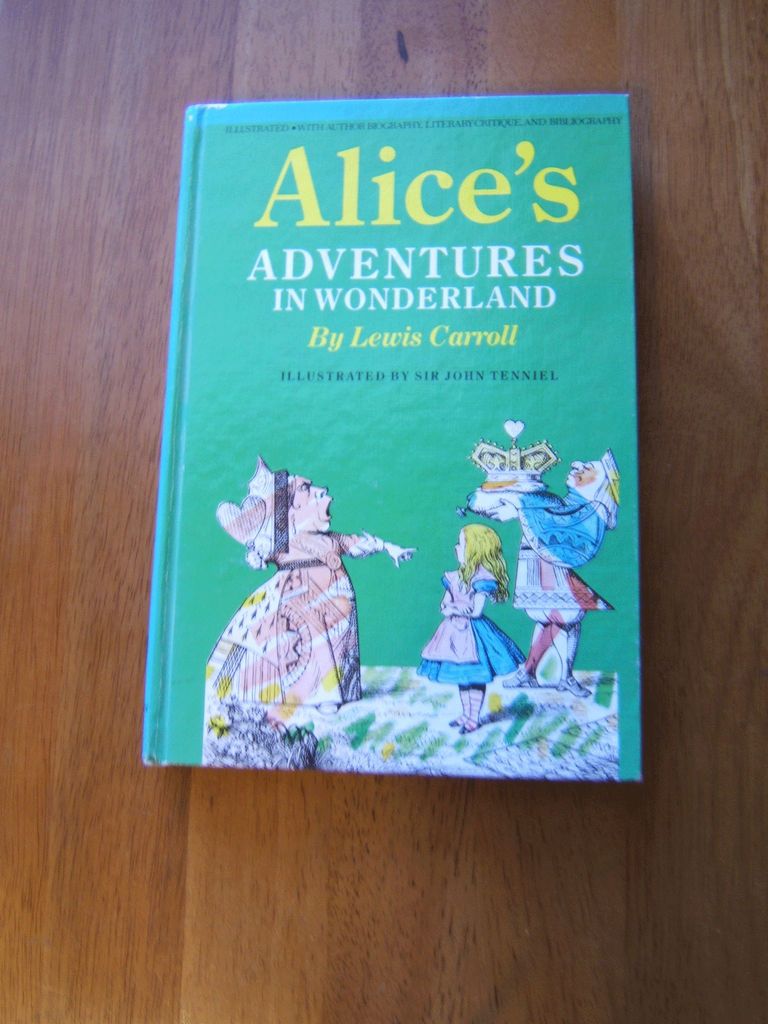 Alices Adventures in Wonderland by Lewis Carroll HC (1985)