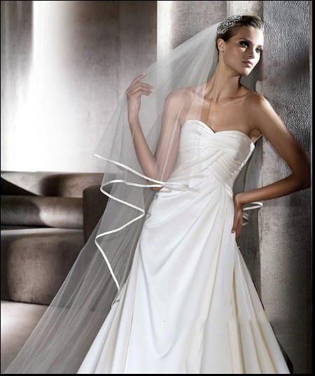 1T Bridal Long White / Ivory Wedding Veil Accessories 104.33 AV001